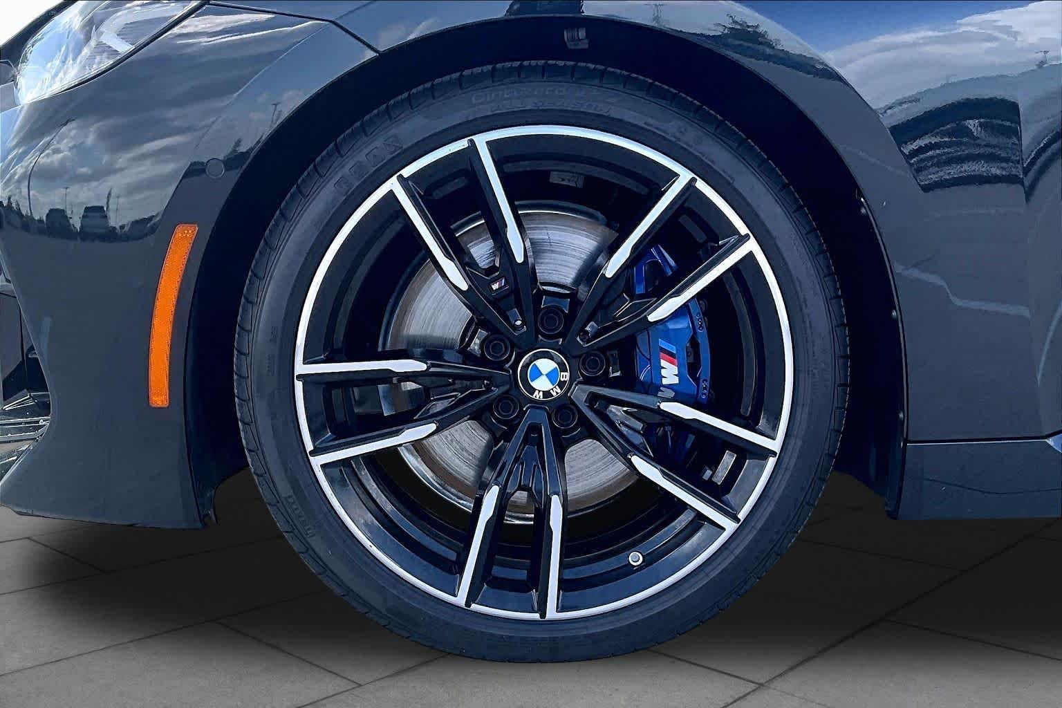 Used 2025 Black Sapphire Metallic BMW M240i image 9