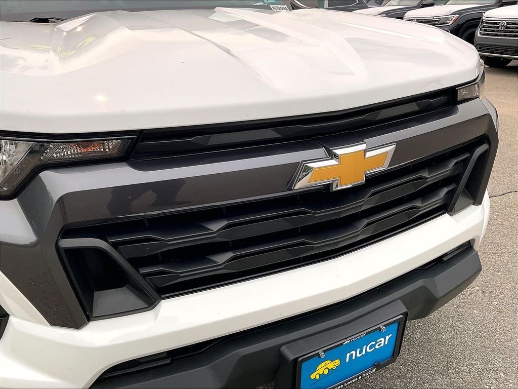 Used 2023 Summit White Chevrolet LT image 29