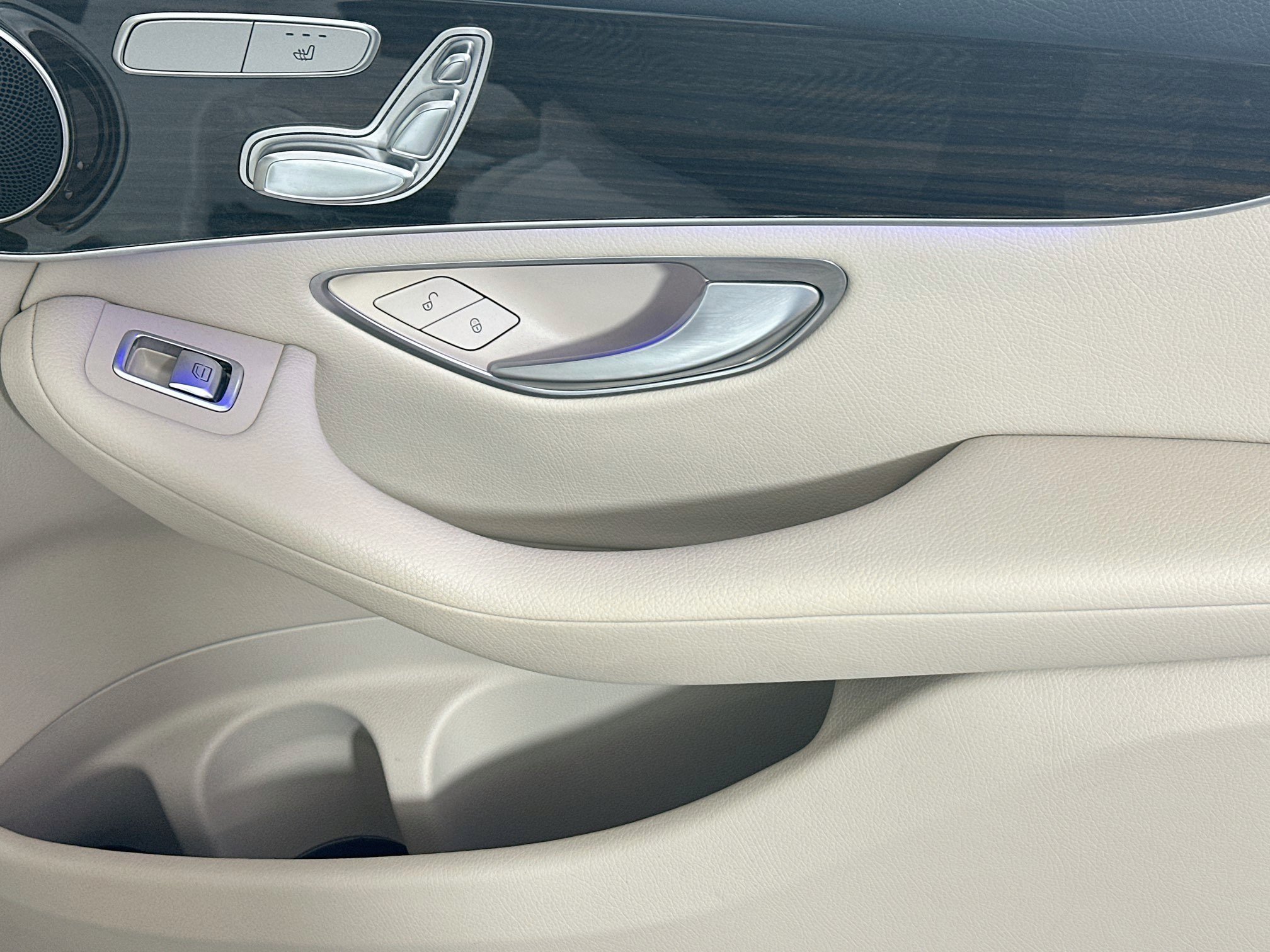 2022 Mercedes-Benz GLC GLC300 - Photo 28