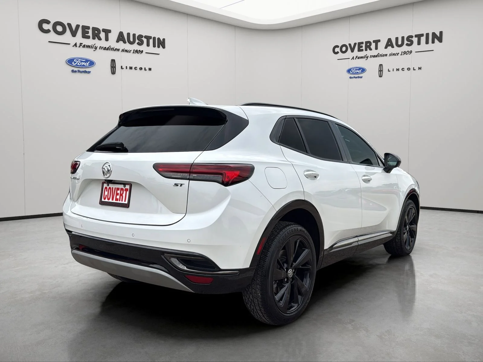 Used 2023 White Buick Preferred image 5