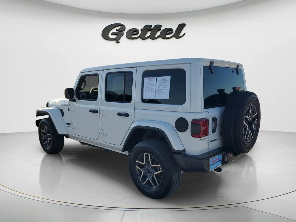 Used 2025 White Jeep 4-Door Sahara 4x4 image 7