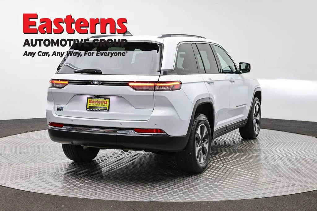 Used 2022 White Jeep 4xe image 5
