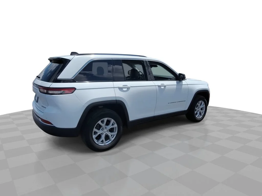 Used 2023 White Jeep Limited 4x4 image 8