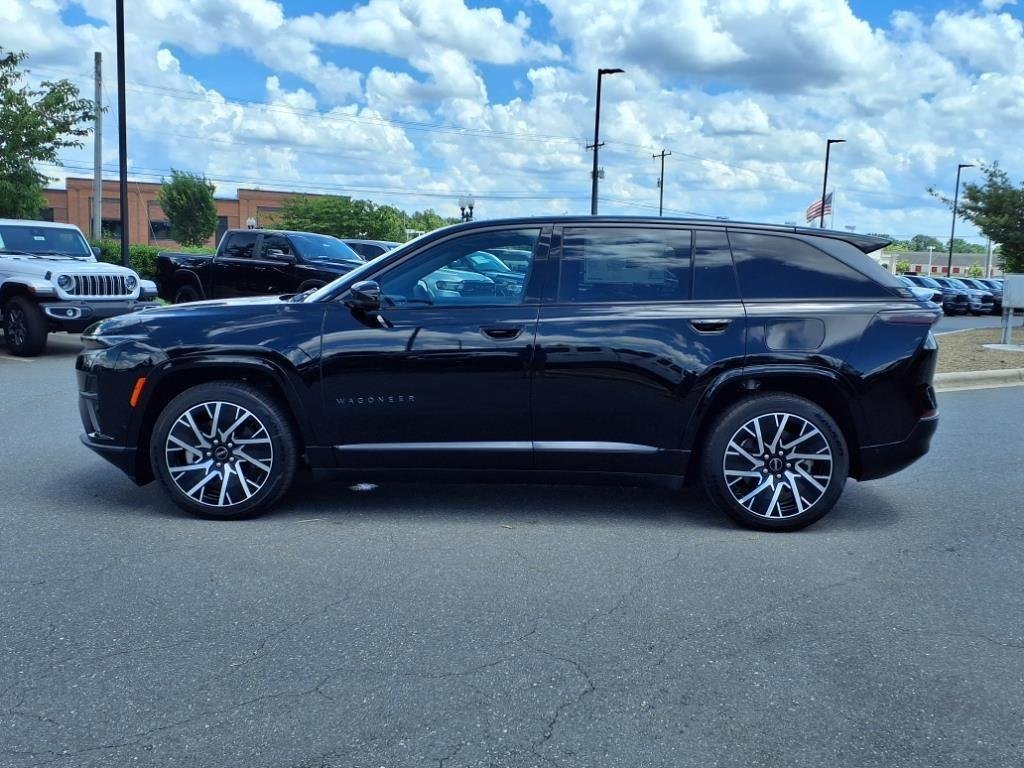 New 2025 Diamond Black Crystal Pearl-Coat Exterior Paint Jeep Limited image 16