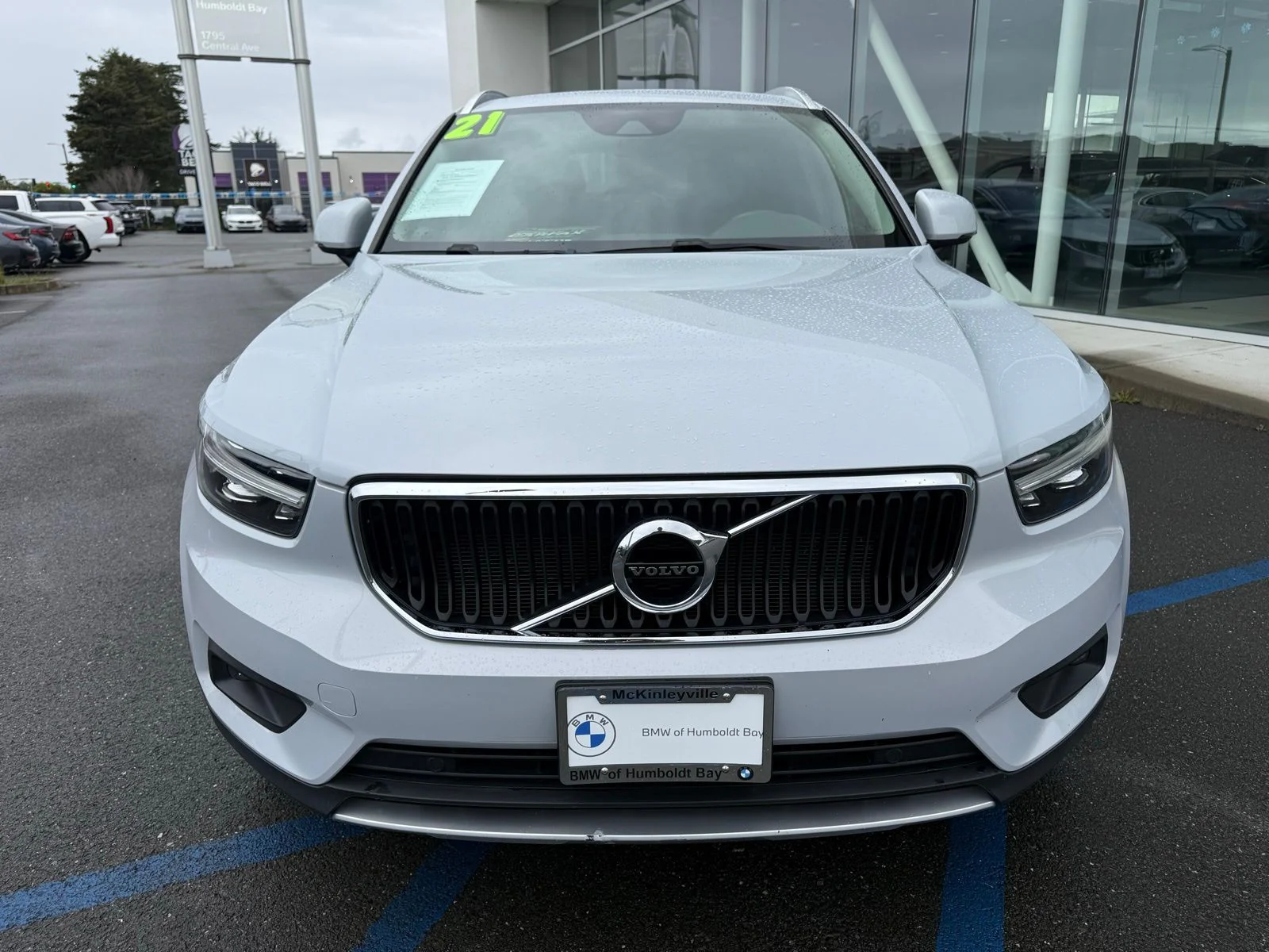 Used 2021  Volvo Momentum image 9