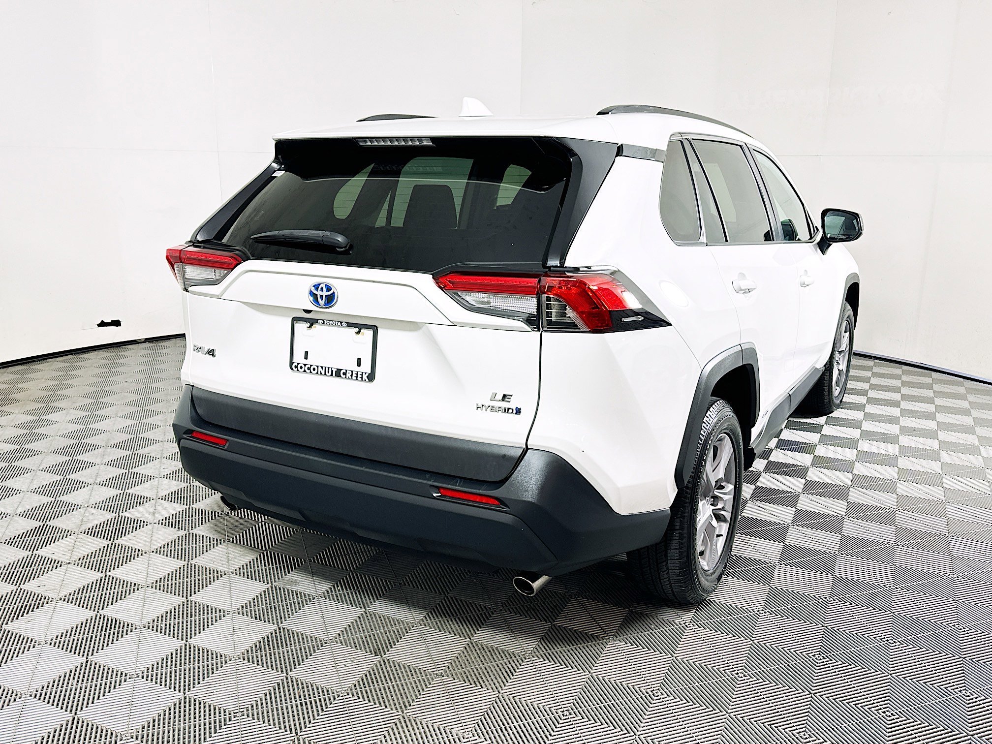 2022 Toyota RAV4 thumbnail 5