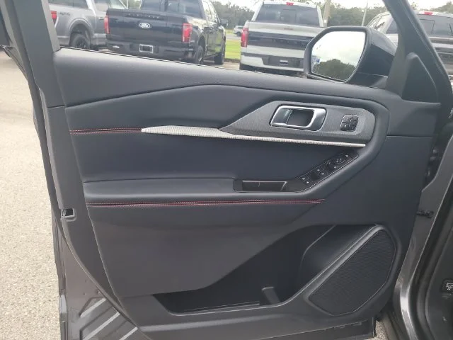 New 2027 Gray Metallic Ford ST-Line image 18
