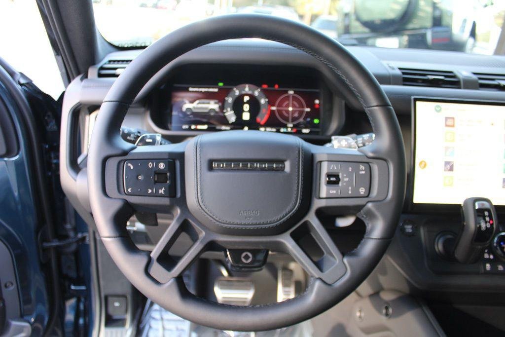 2026 Land Rover Defender OCTA - Photo 27