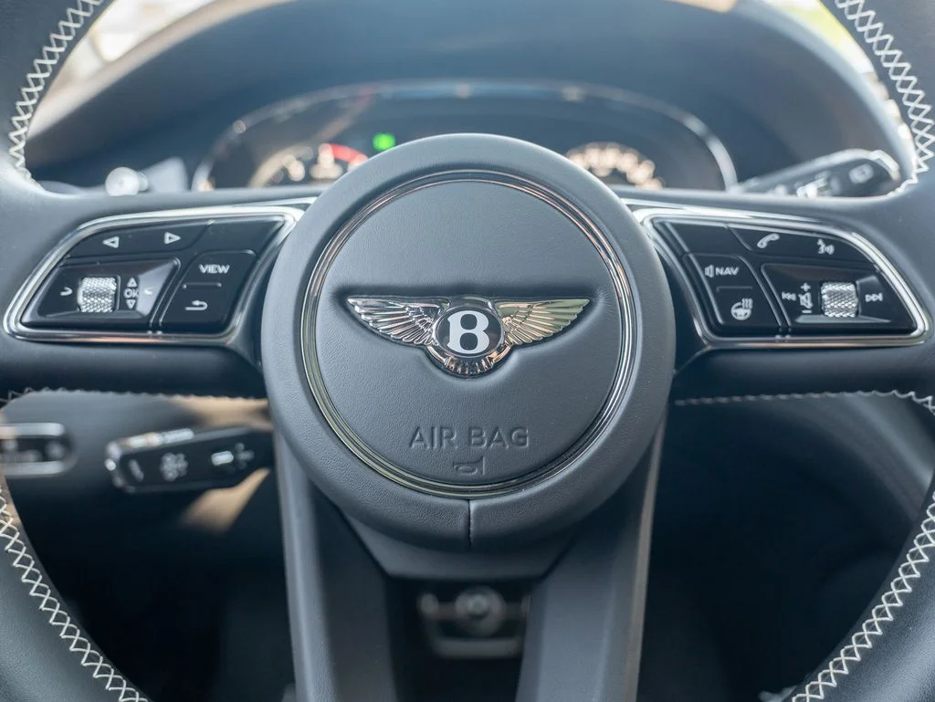 Used 2024 Black Bentley  image 15