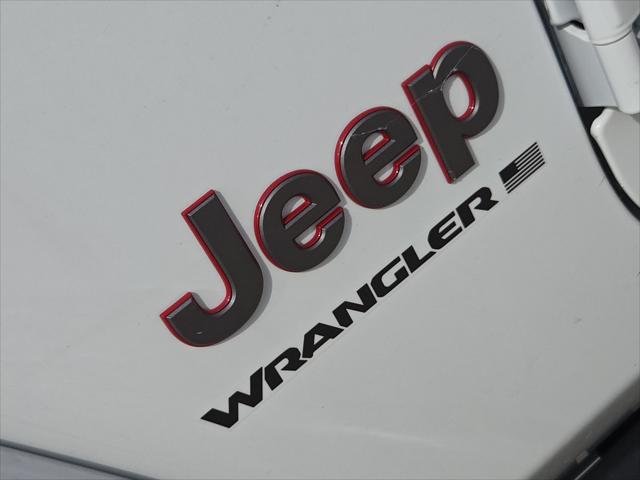 New 2026 Bright White Clear-Coat Exterior Paint Jeep Rubicon X image 9