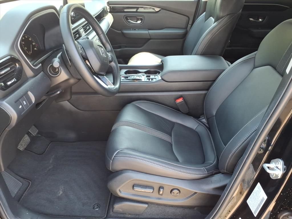 Used 2025 Black Honda EX-L image 12