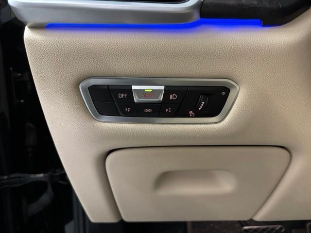 Used 2022 Black BMW sDrive40i image 26