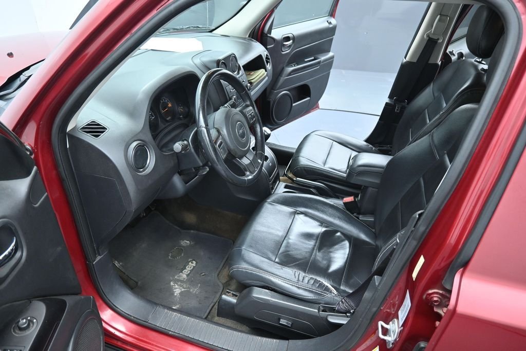 Used 2014 Deep Cherry Red Crystal Pearlcoat Jeep Latitude image 11