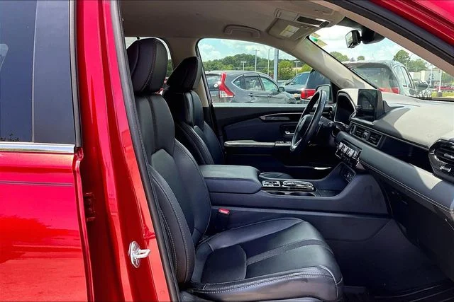 Used 2024 Radiant Red Metallic II Honda EX-L image 28