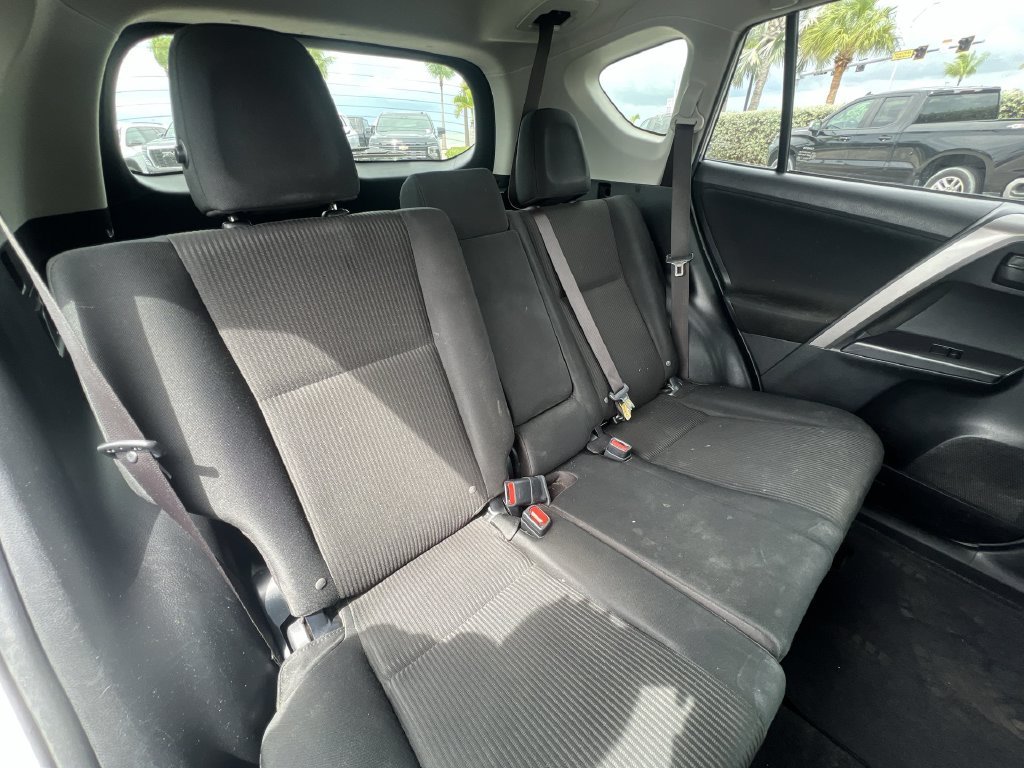 Used 2018 Silver Toyota LE image 24