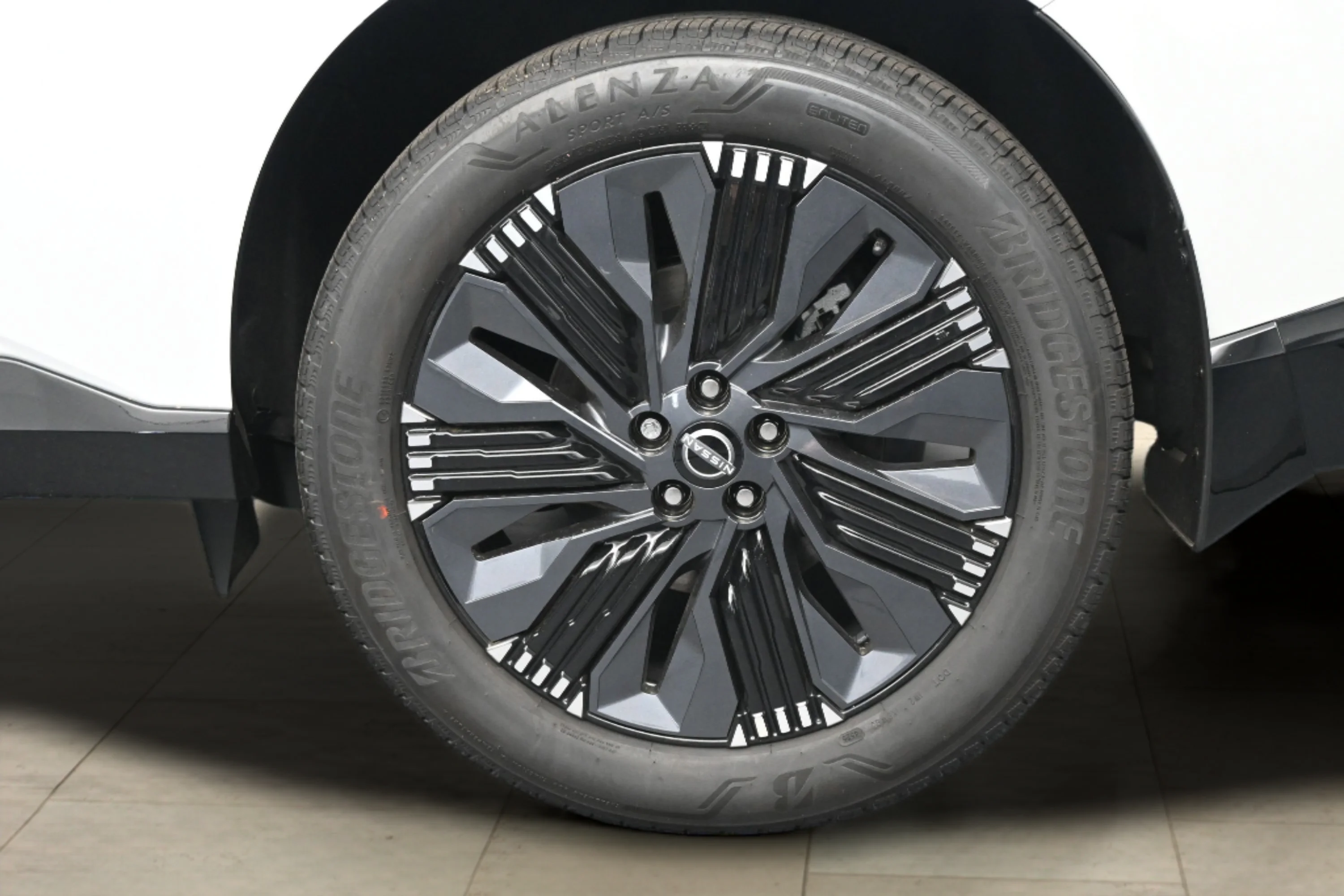 New 2026 Everest White Pearl TriCoat / Super Black Two-tone Nissan Platinum image 22