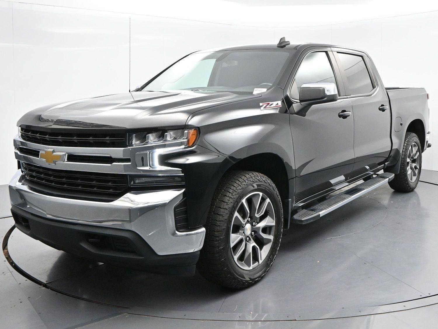 Used 2022 Black Chevrolet LT image 3