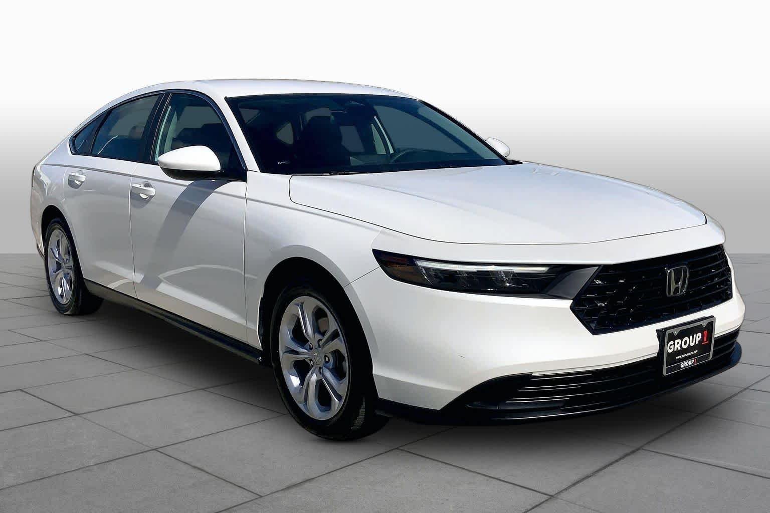 Used 2026 Platinum White Pearl Honda LX image 2