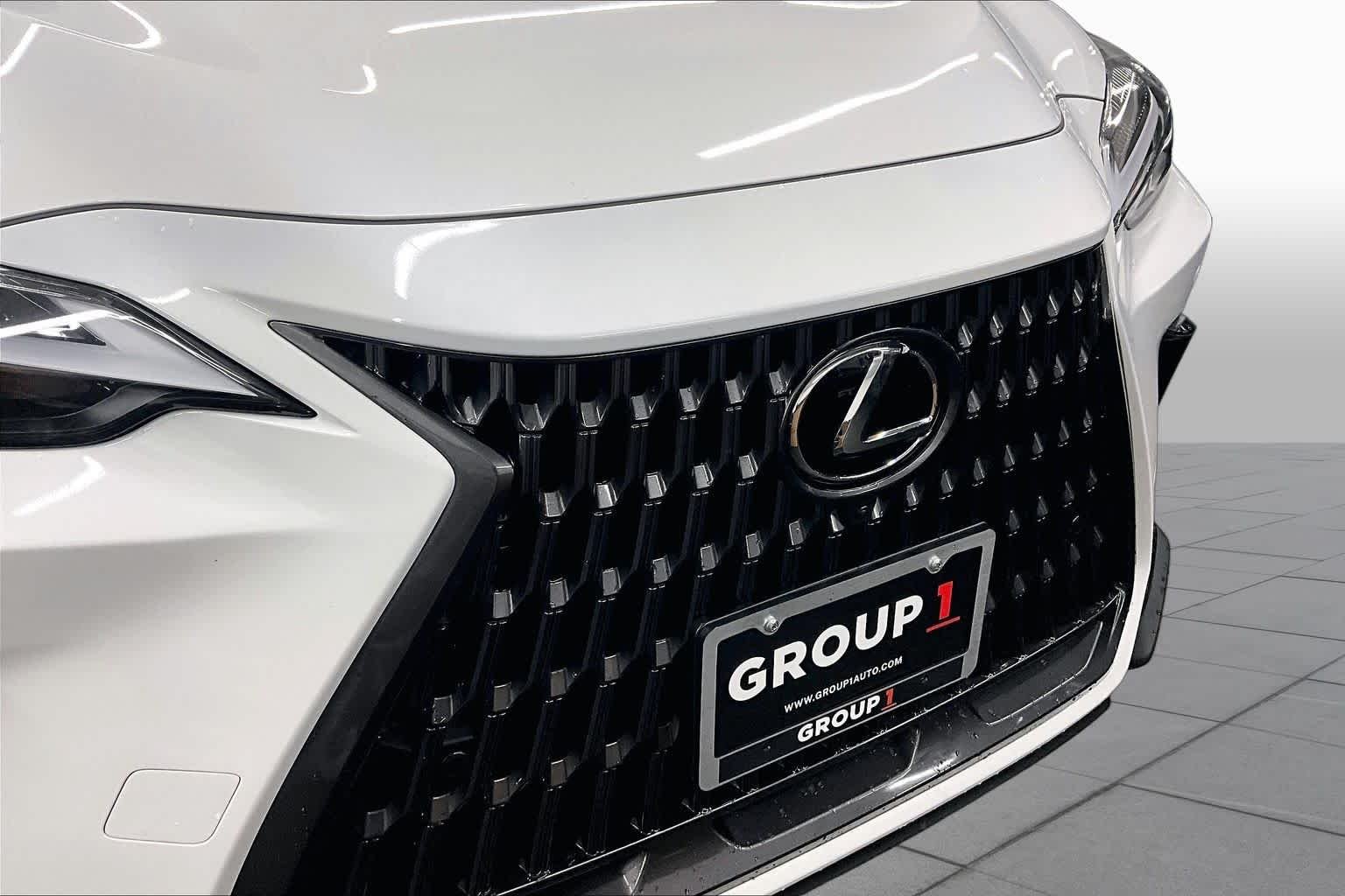 Used 2026 Ultra White Lexus Premium image 29