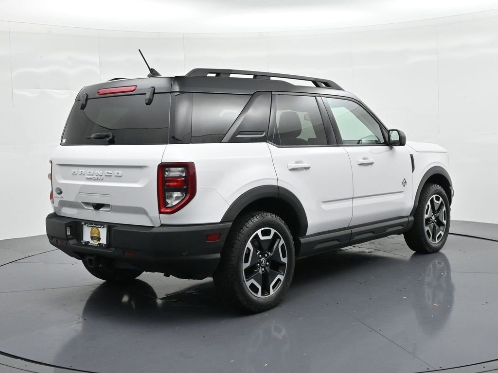 Used 2022 Oxford White Ford Outer Banks 4x4 image 6