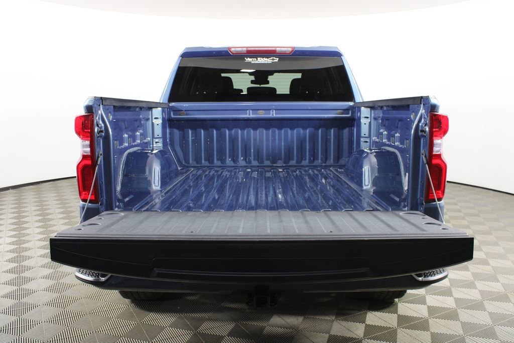 Used 2024 Lakeshore Blue Metallic Chevrolet RST image 7