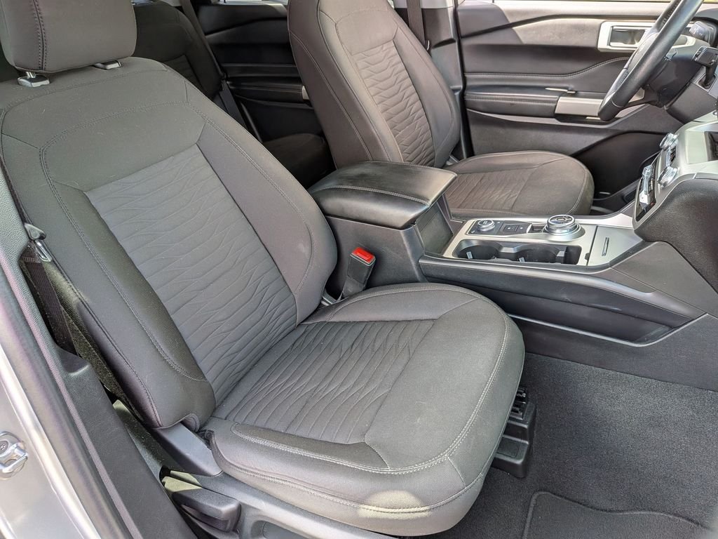 Used 2021 Silver Ford XLT image 28