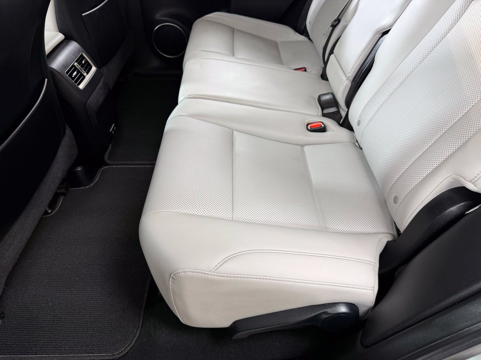 Used 2022 Silver Lexus 350 image 40