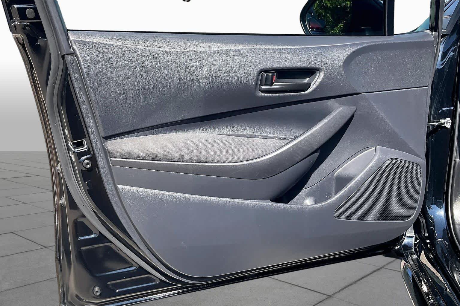 Used 2025 Midnight Black Metallic Toyota LE image 18