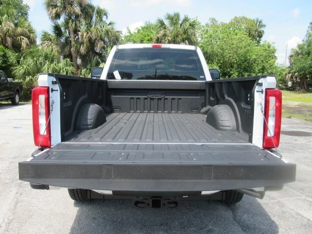 New 2024 Oxford White Ford F-250® XL image 6
