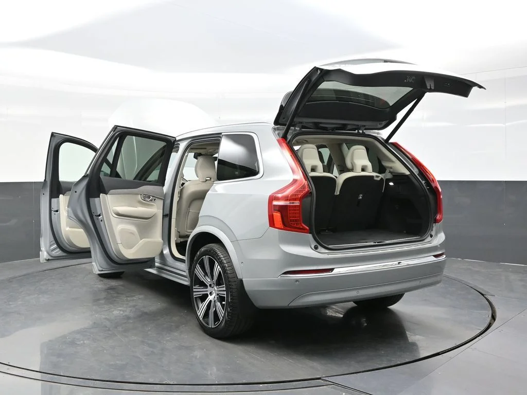 Certified Used 2024 Vapour Grey Volvo Plus image 43
