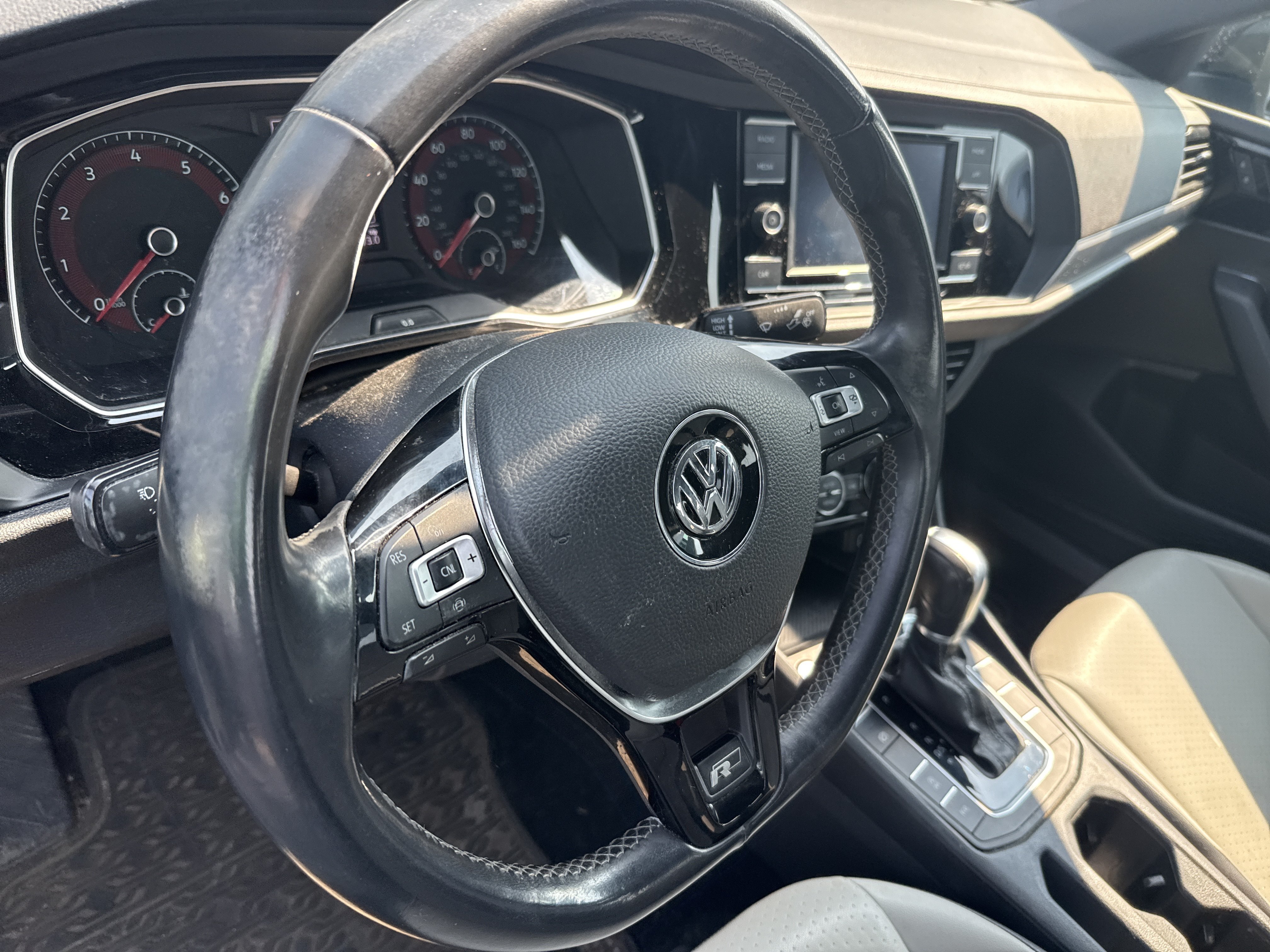 Used 2019 Platinum Gray Metallic Volkswagen R-Line image 9