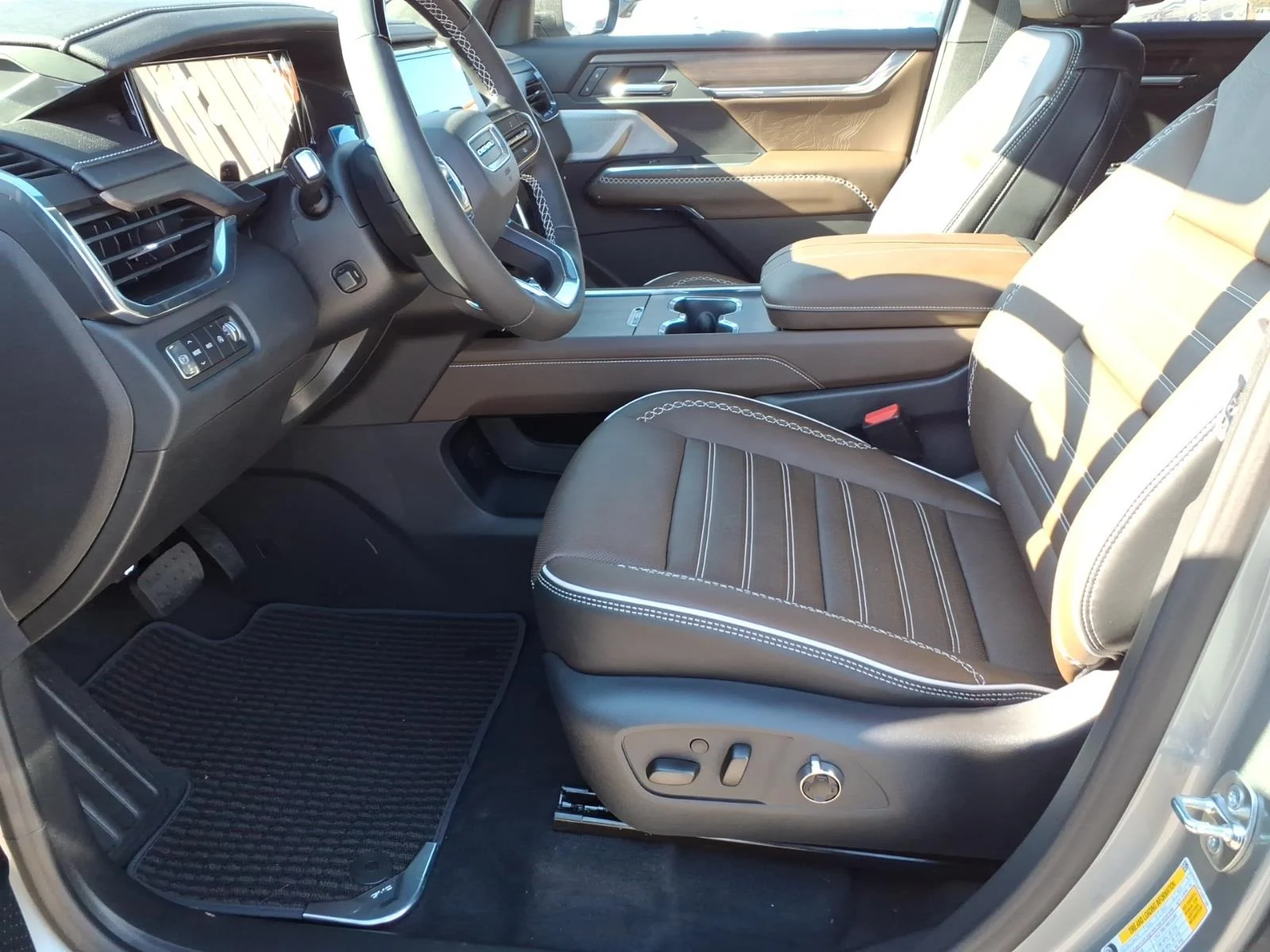 2026 GMC Acadia Denali Ultimate - Photo 7