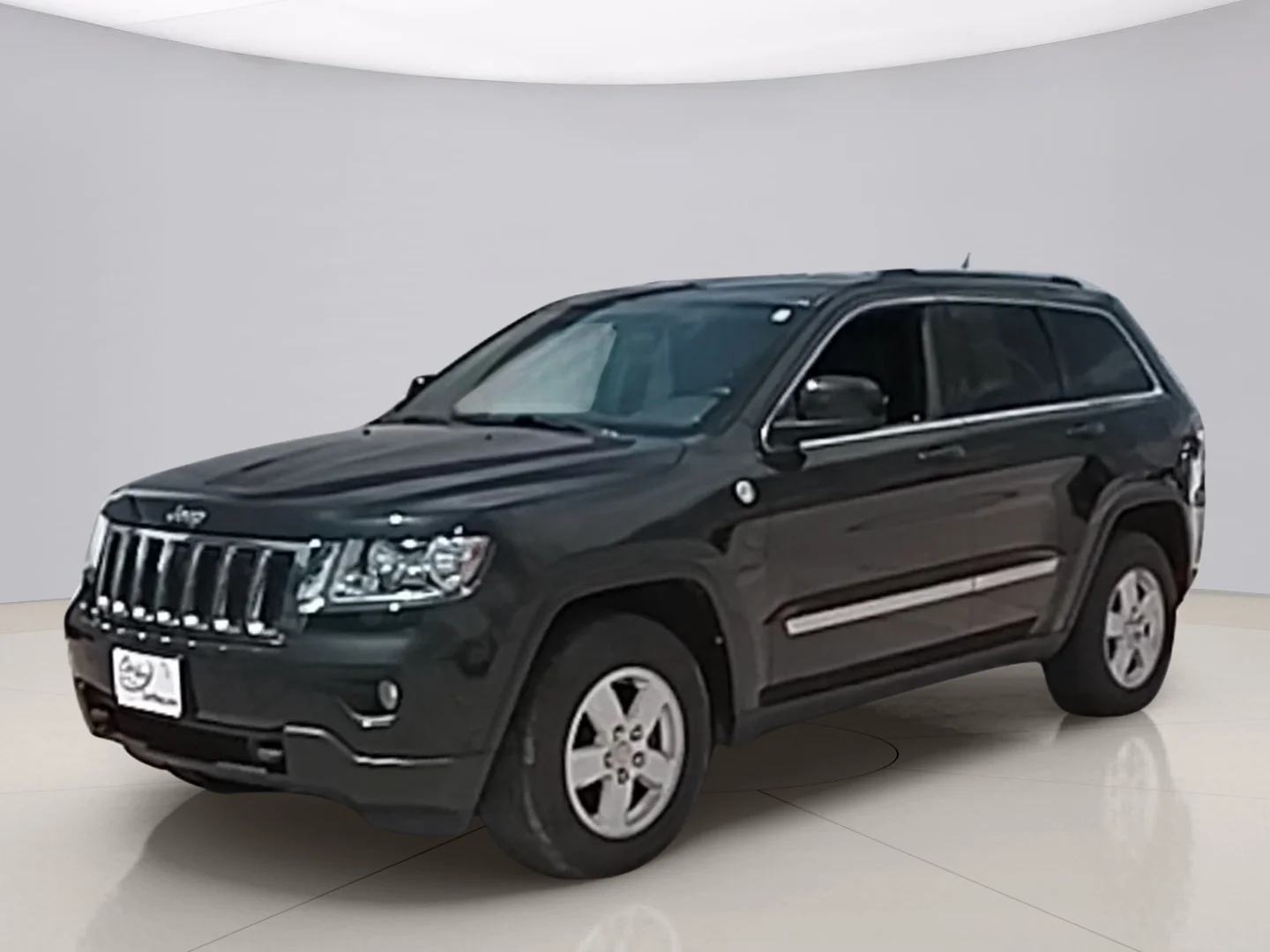 Used 2013 Grey Jeep LAREDO image 1
