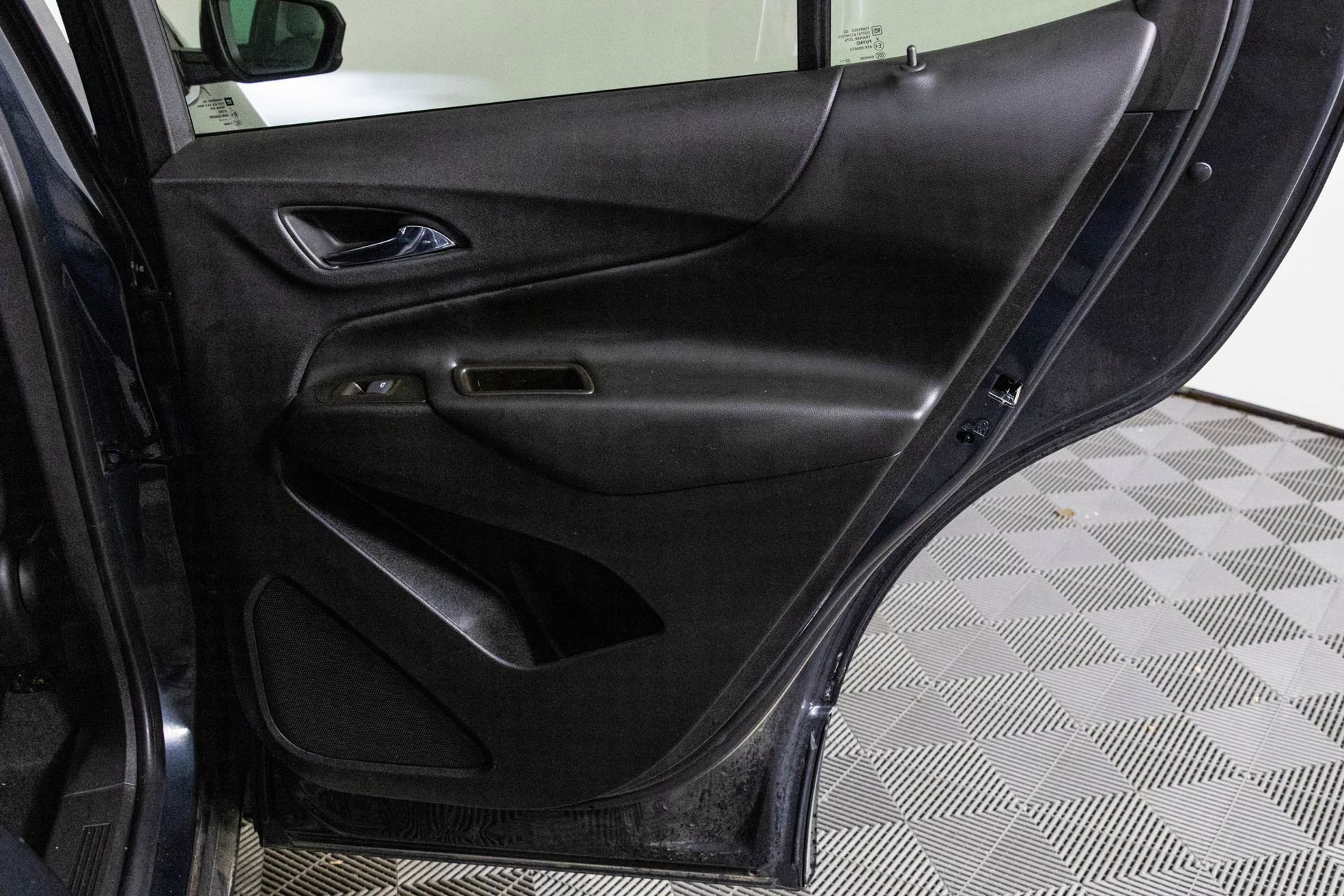 2023 CHEVROLET EQUINOX - Image 39