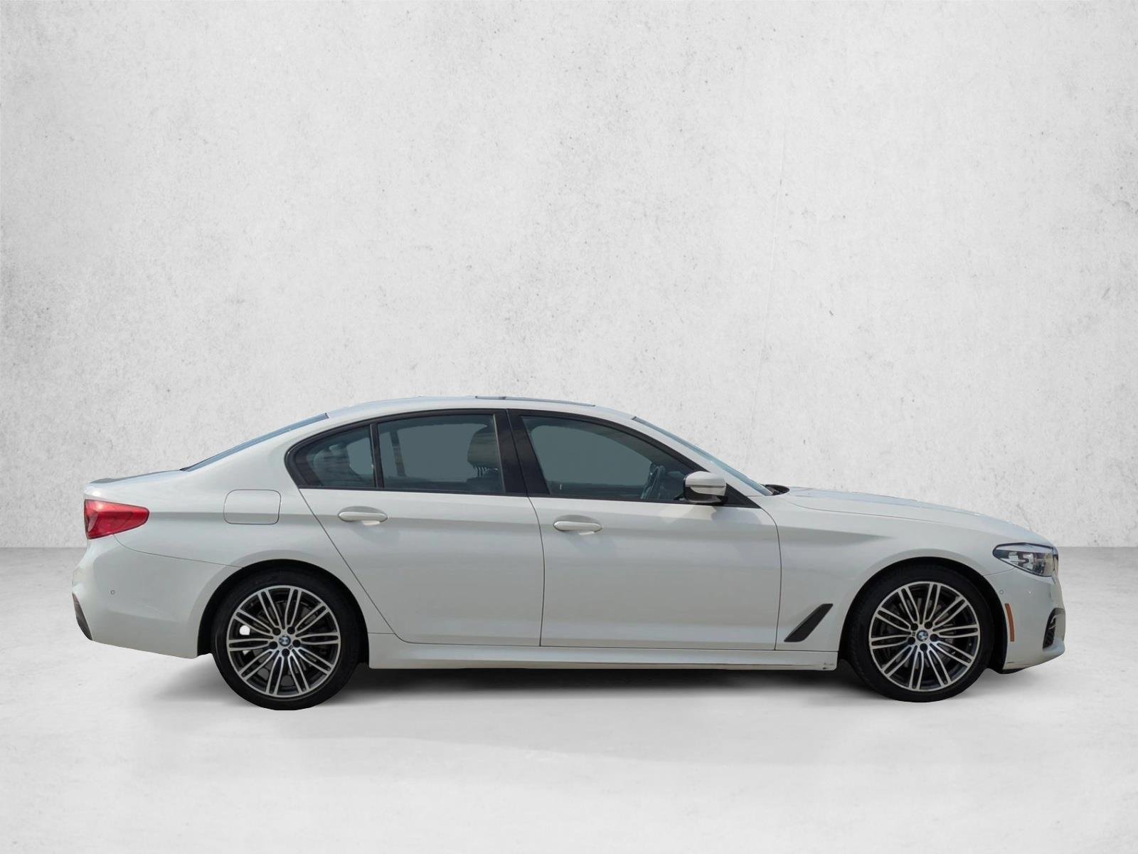 Used 2020 Alpine White BMW 540i xDrive image 4