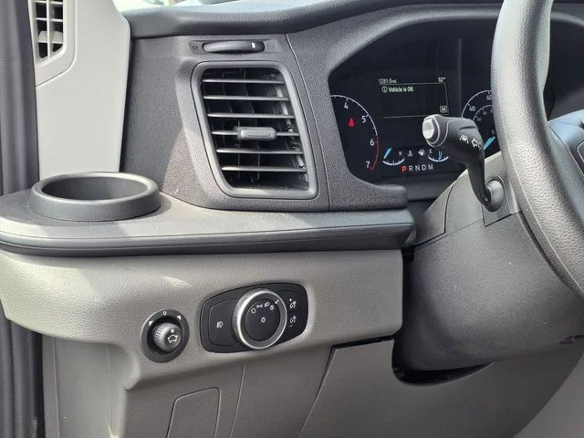New 2025 Oxford White Ford Cutaway image 29