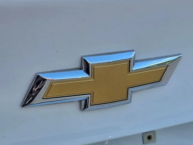 Used 2020 SUMMIT WHITE Chevrolet LT image 19