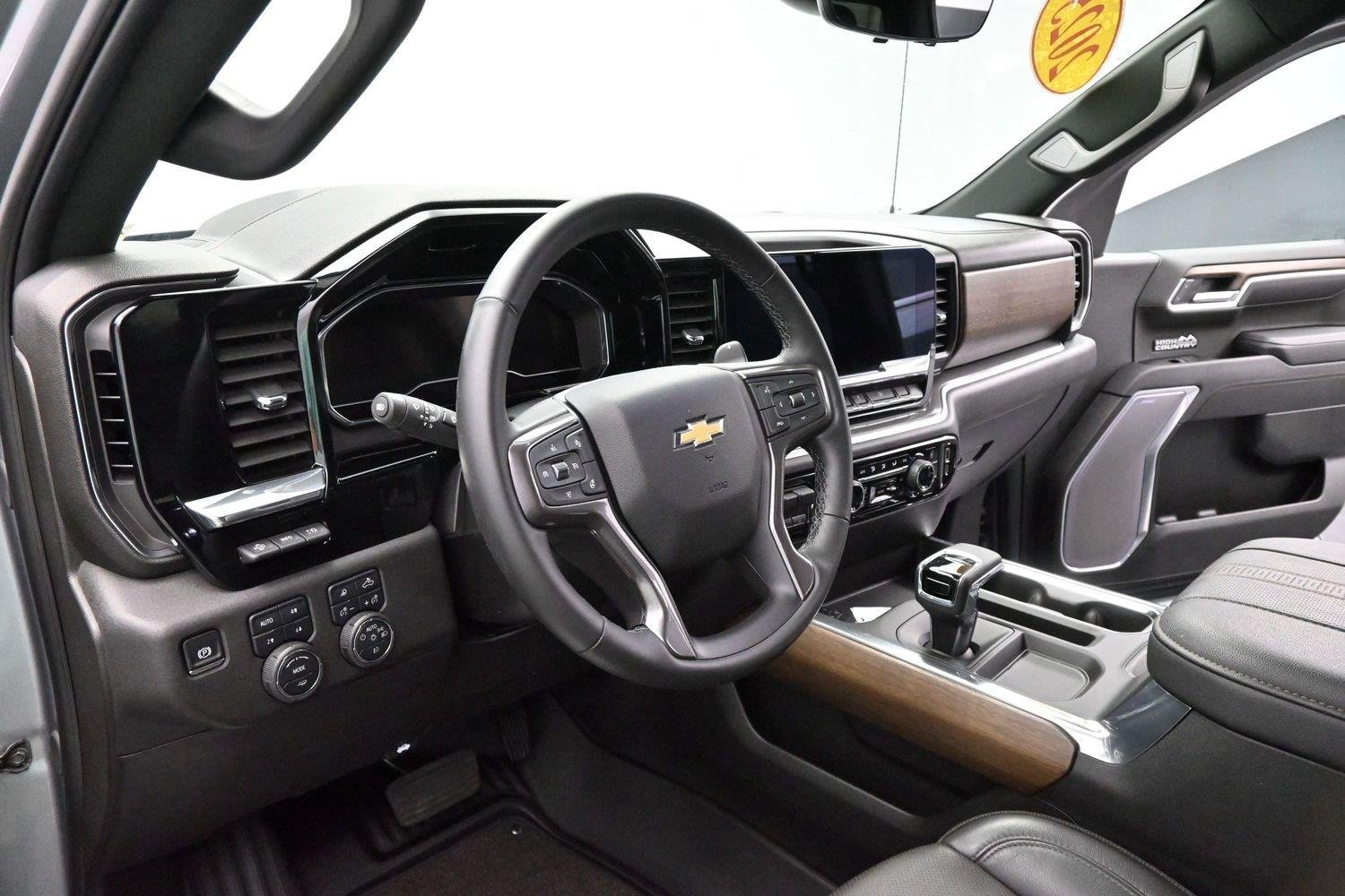Used 2025 Sterling Gray Metallic Chevrolet High Country image 15