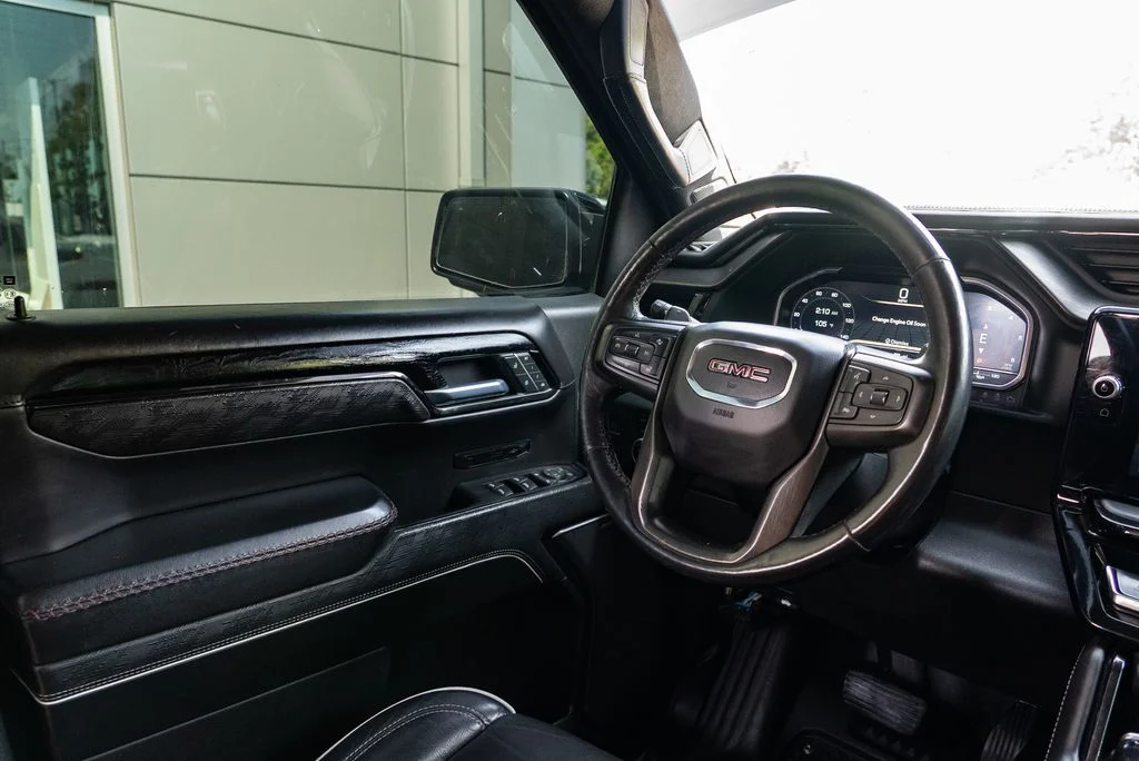 Used 2022 White GMC AT4X image 12