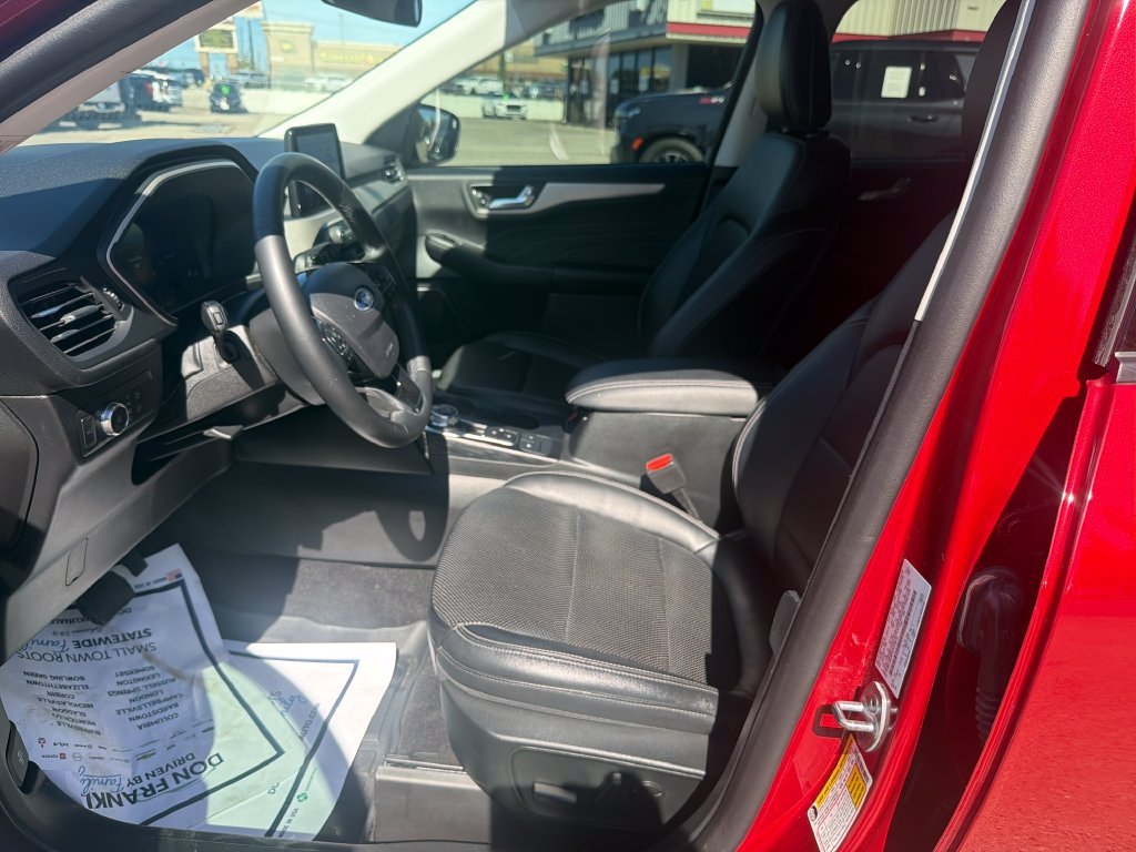 Used 2022 Red Ford SEL image 13