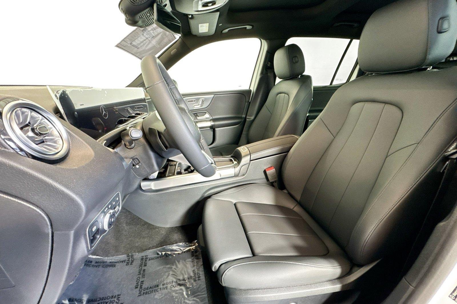 New 2026 Polar White Mercedes-Benz GLB 250 image 18