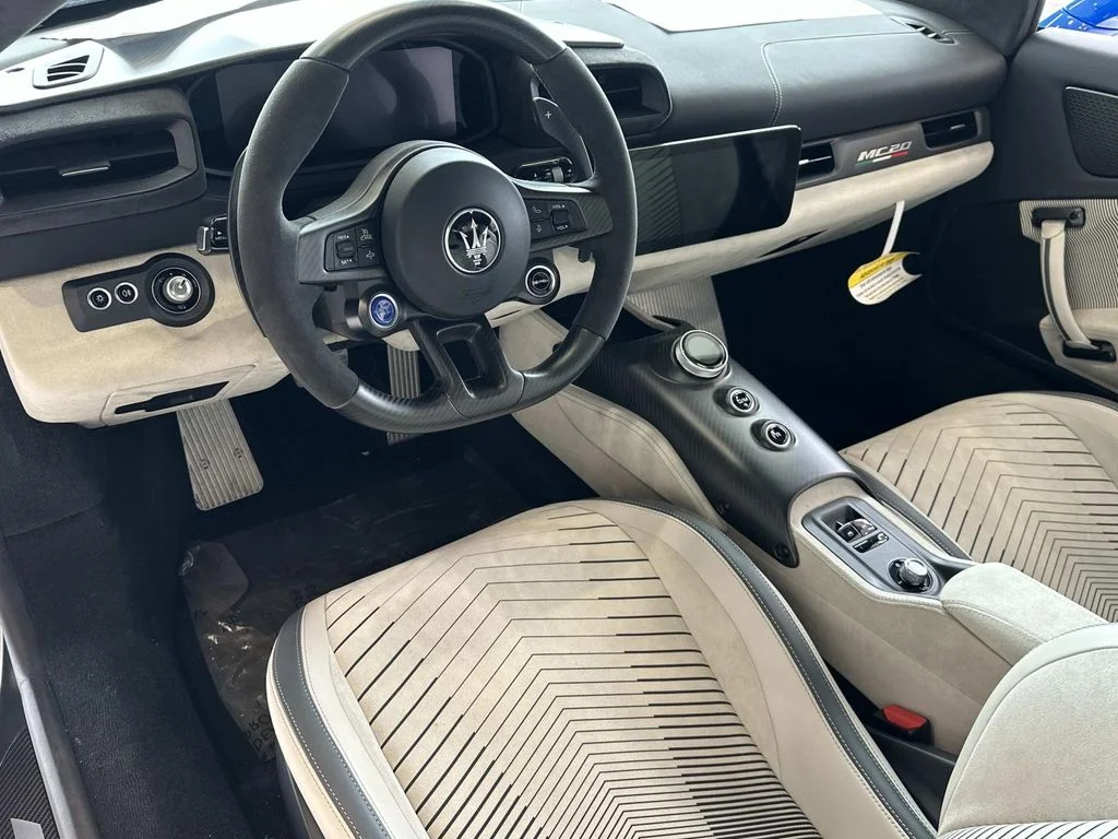 2023 Maserati MC20 Base - Photo 2