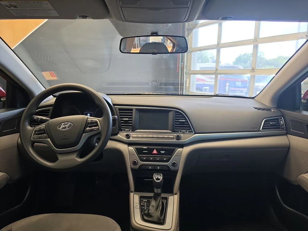 Used 2018 Red Hyundai SEL image 17