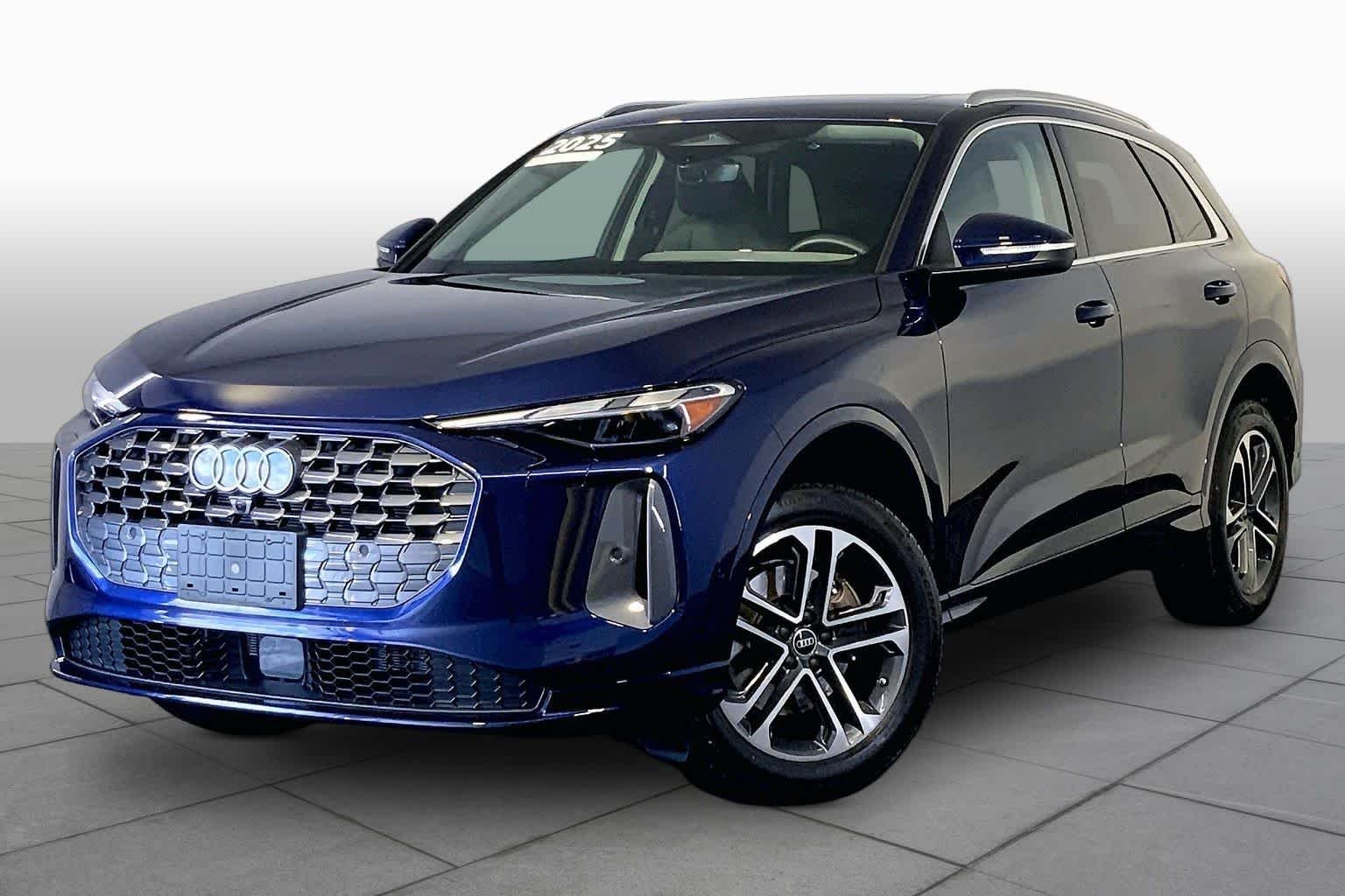 Used 2025 Navarra Blue Metallic Audi Premium image 2