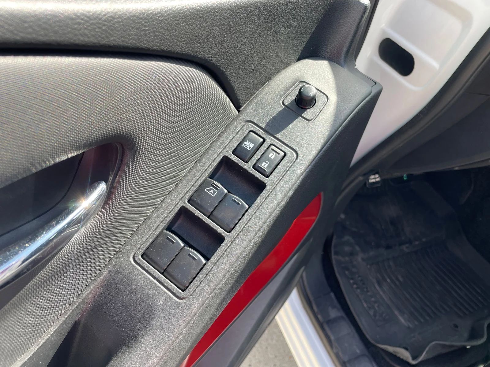 Used 2023 White Nissan PRO-4X image 11