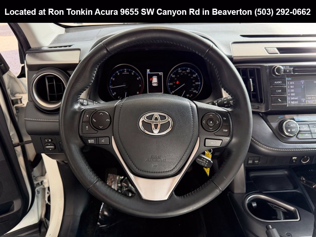 Used 2018 Super White Toyota XLE image 18