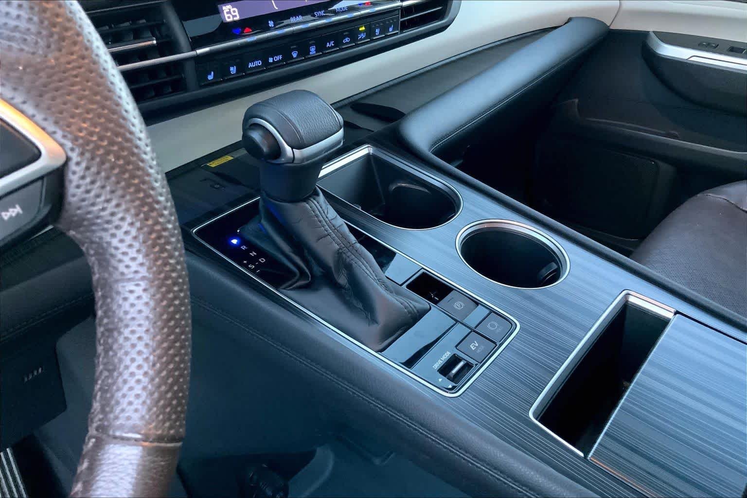 Used 2022 Blueprint Toyota Platinum image 14