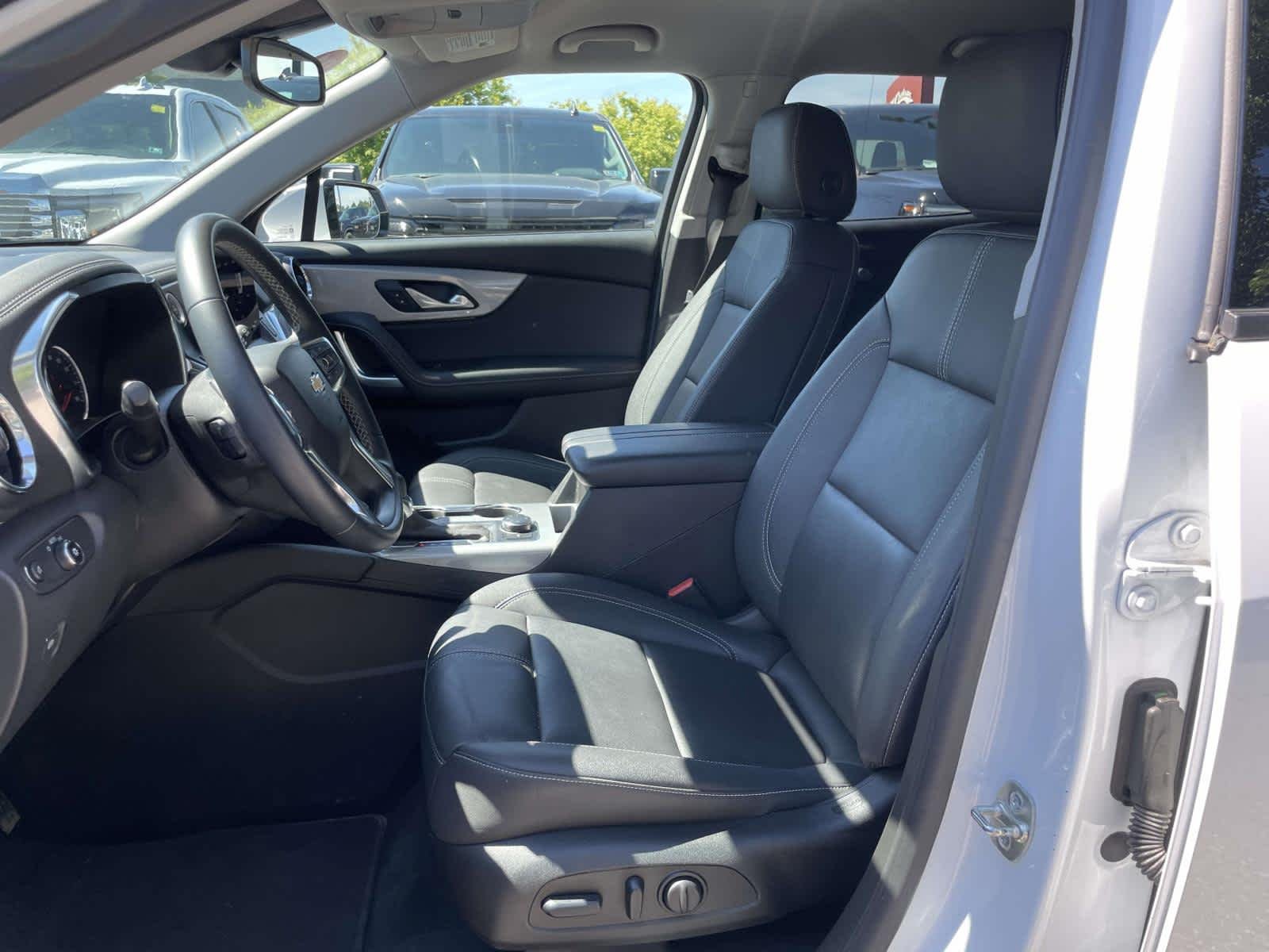 Used 2023 Summit White Chevrolet 3LT image 15