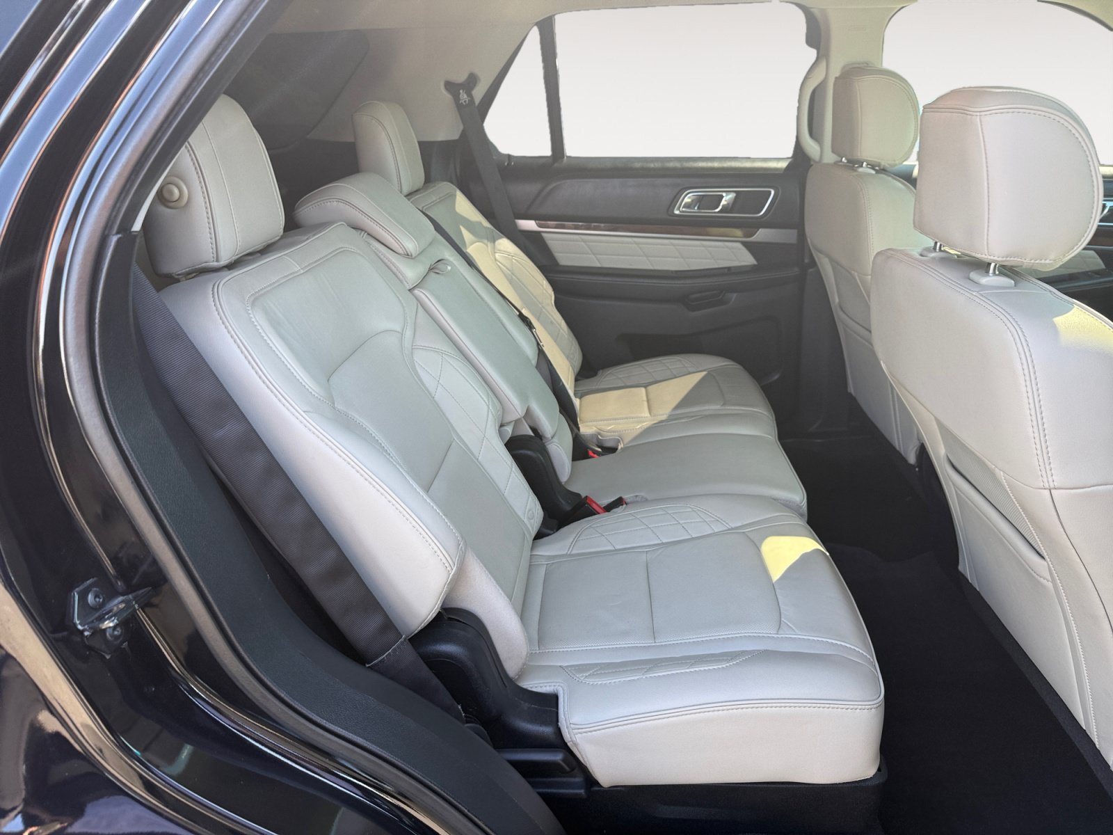 Used 2016 Shadow Black Ford Platinum image 19