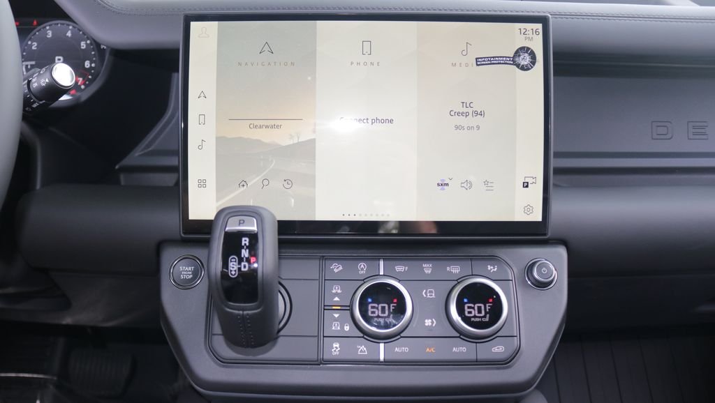 New 2026 Fuji White Land Rover X-Dynamic SE image 22